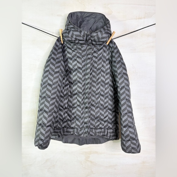 Ivivva Reversible Puffer Jacket - Picture 5 of 7